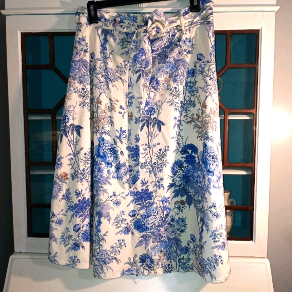 ANTONIO MELANI floral  "A" line skirt.